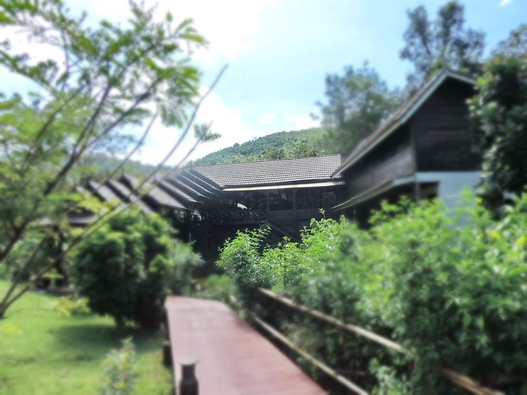 Montania Lifestyle Hotel Khao Sok National Park Exterior foto